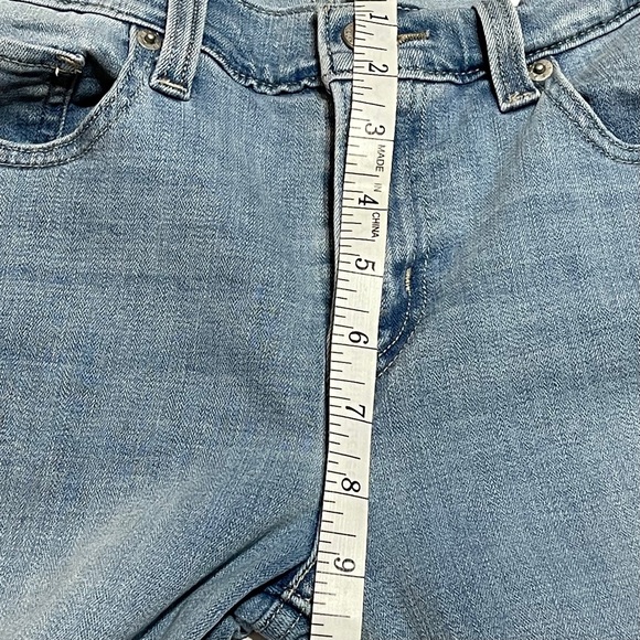 Levi Classic Capri Light Wash Stretch Denim, 27 - Picture 11 of 12